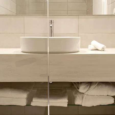 מלון Radisson Plaza Skiathos