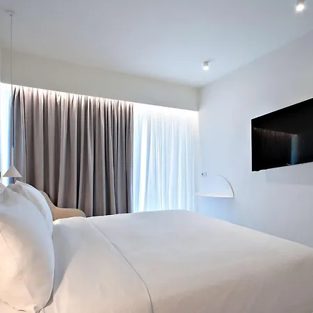 מלון Radisson Plaza Skiathos 4*