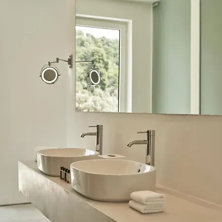 מלון Radisson Plaza Skiathos 4*