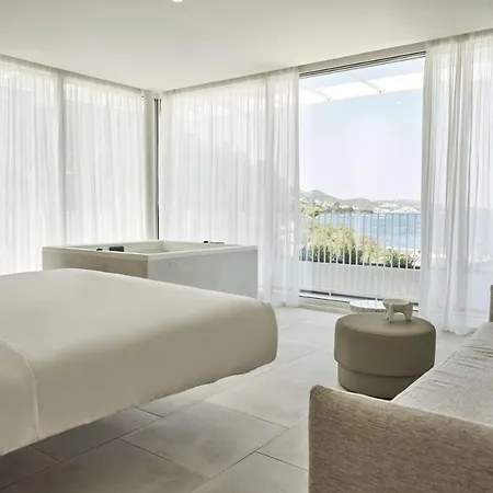 Radisson Plaza Skiathos מלון 4*