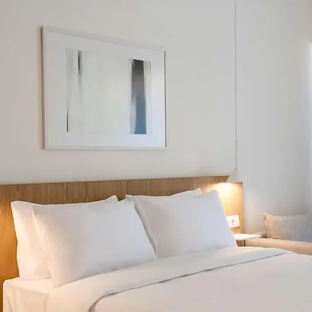 Radisson Plaza Skiathos מלון