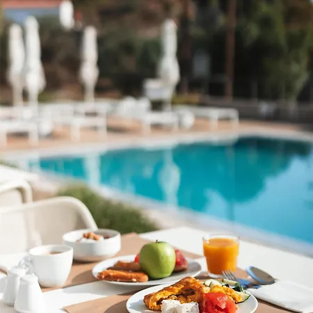 Radisson Plaza Skiathos 4* Kanapitsa