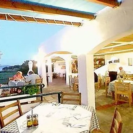 Radisson Plaza Skiathos מלון 4*
