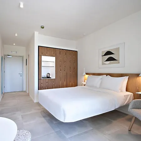 Radisson Plaza Skiathos 卡纳皮特萨