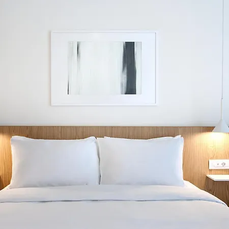 מלון Radisson Plaza Skiathos 4*