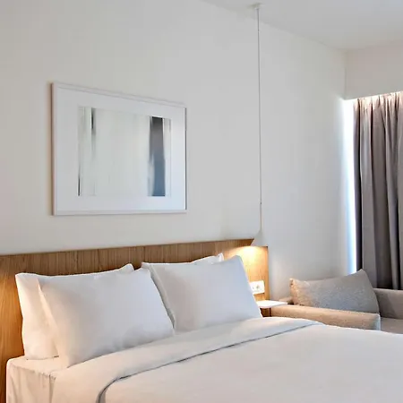 Radisson Plaza Skiathos מלון 4*