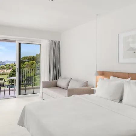 Hotel Radisson Plaza Skiathos 4*