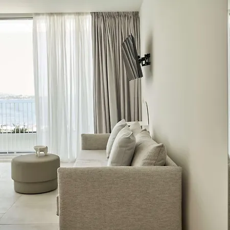 Radisson Plaza Skiathos 卡纳皮特萨