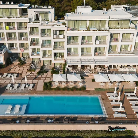 Radisson Plaza Skiathos Hotel Kanapitsa (Skiathos)