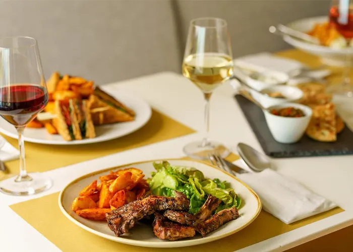 Radisson Plaza Skiathos Hotel Kanapitsa (Skiathos)