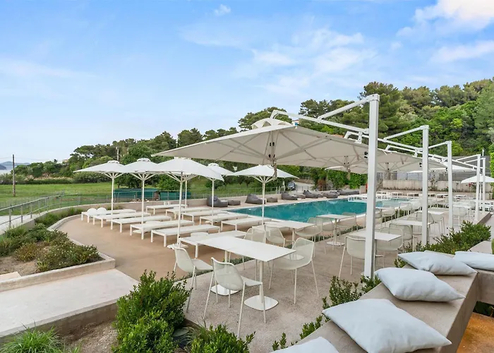 Radisson Plaza Skiathos Hotel Kanapitsa (Skiathos)