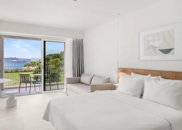 Hotel Radisson Plaza Skiathos 4*