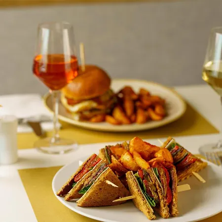 מלון Radisson Plaza Skiathos Kanapitsa (Skiathos)