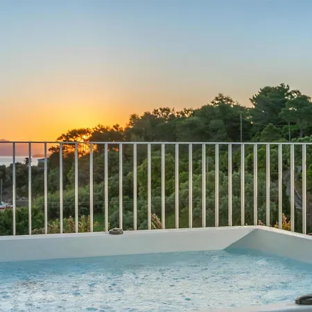 Radisson Plaza Skiathos מלון Kanapitsa (Skiathos)